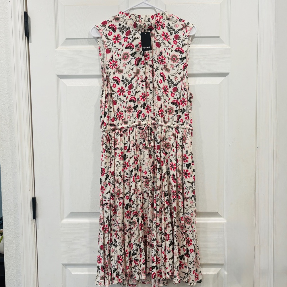 NWT Torrid Floral Sleeveless Dress 1